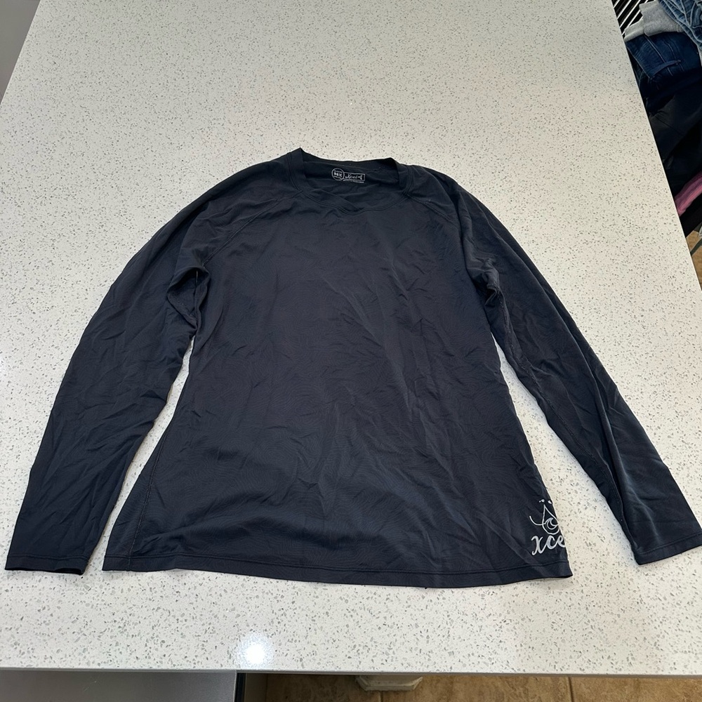 XCVI Men's Dark Gray Long Sleeve Tee